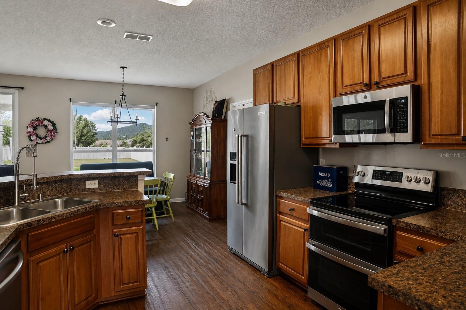 HERITAGE OAKS - Residential