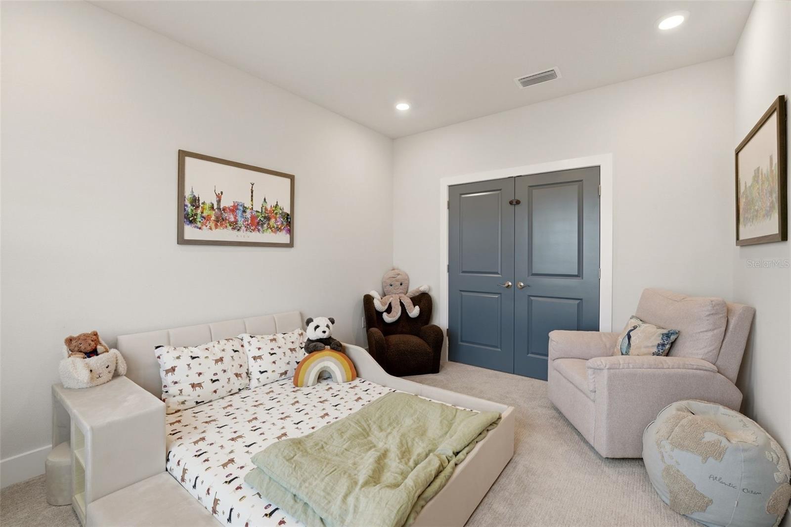 EMERALD LANDING AT WATERSIDE - Residential