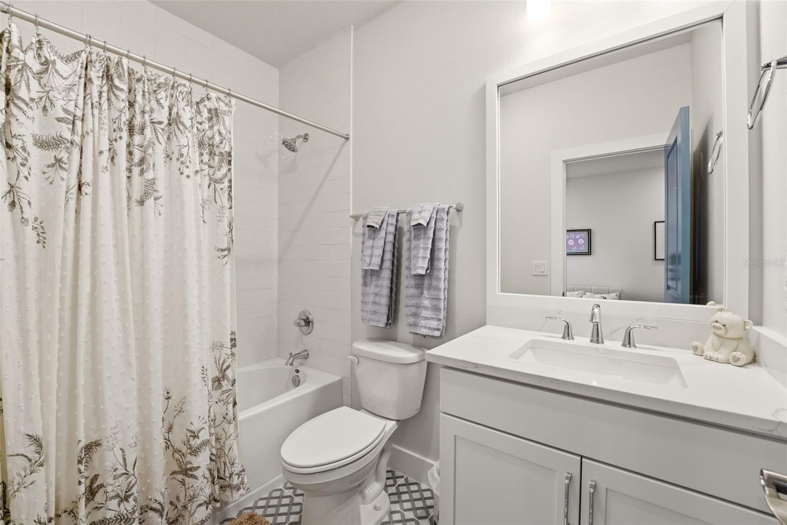 EMERALD LANDING AT WATERSIDE - Residential