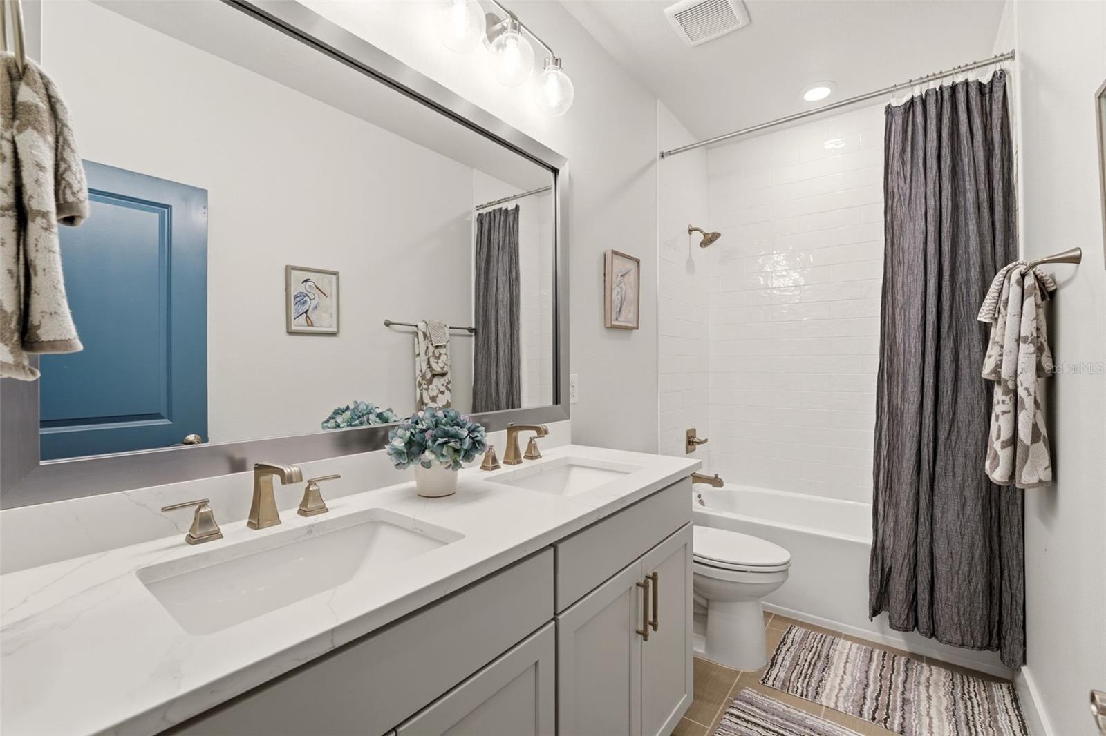 EMERALD LANDING AT WATERSIDE - Residential