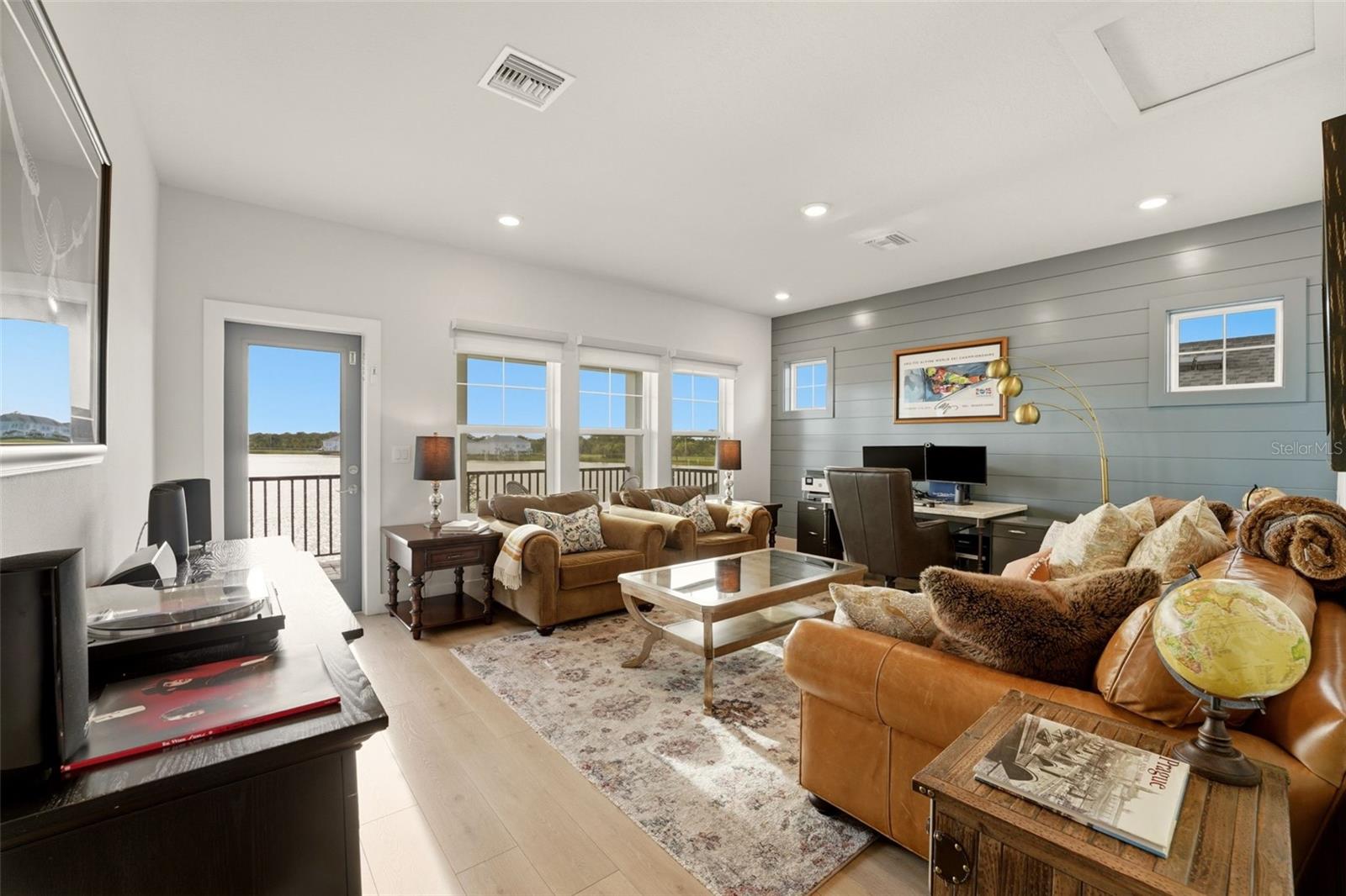 EMERALD LANDING AT WATERSIDE - Residential