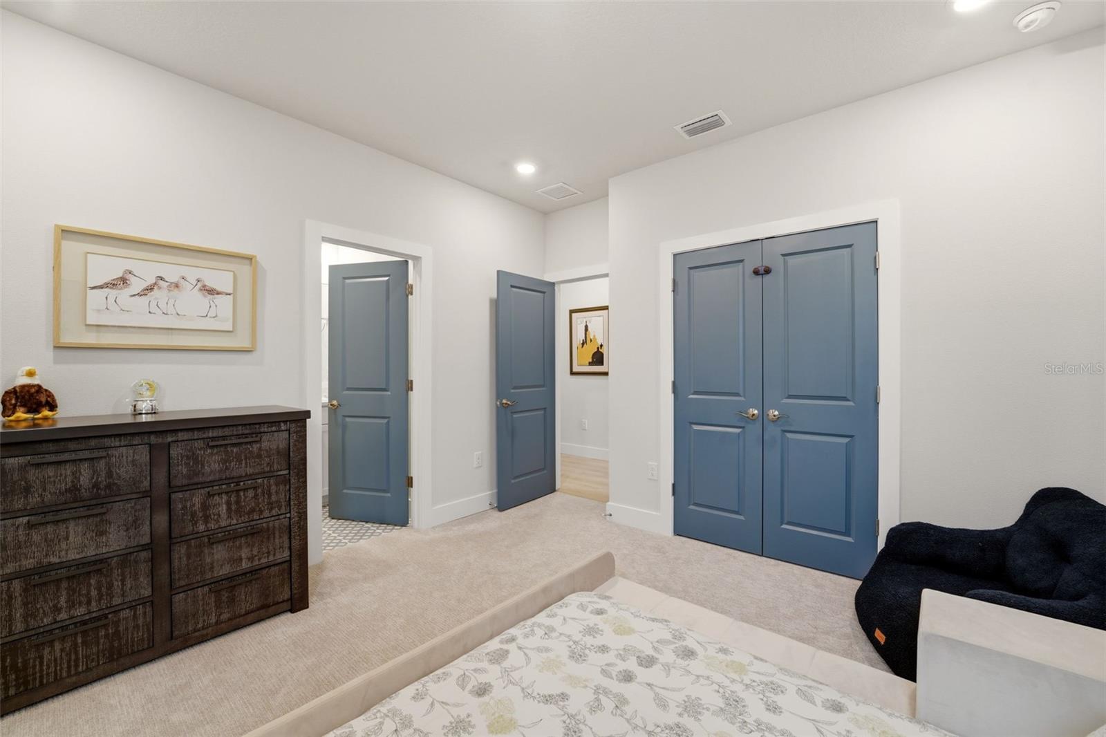 EMERALD LANDING AT WATERSIDE - Residential