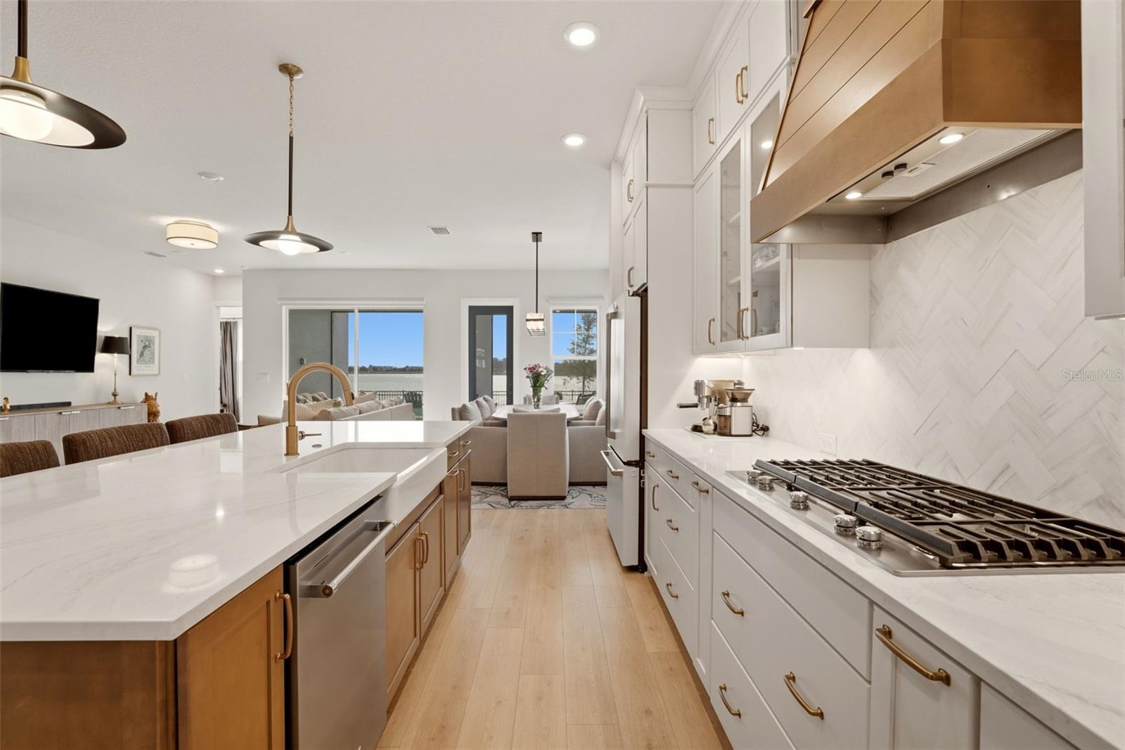EMERALD LANDING AT WATERSIDE - Residential