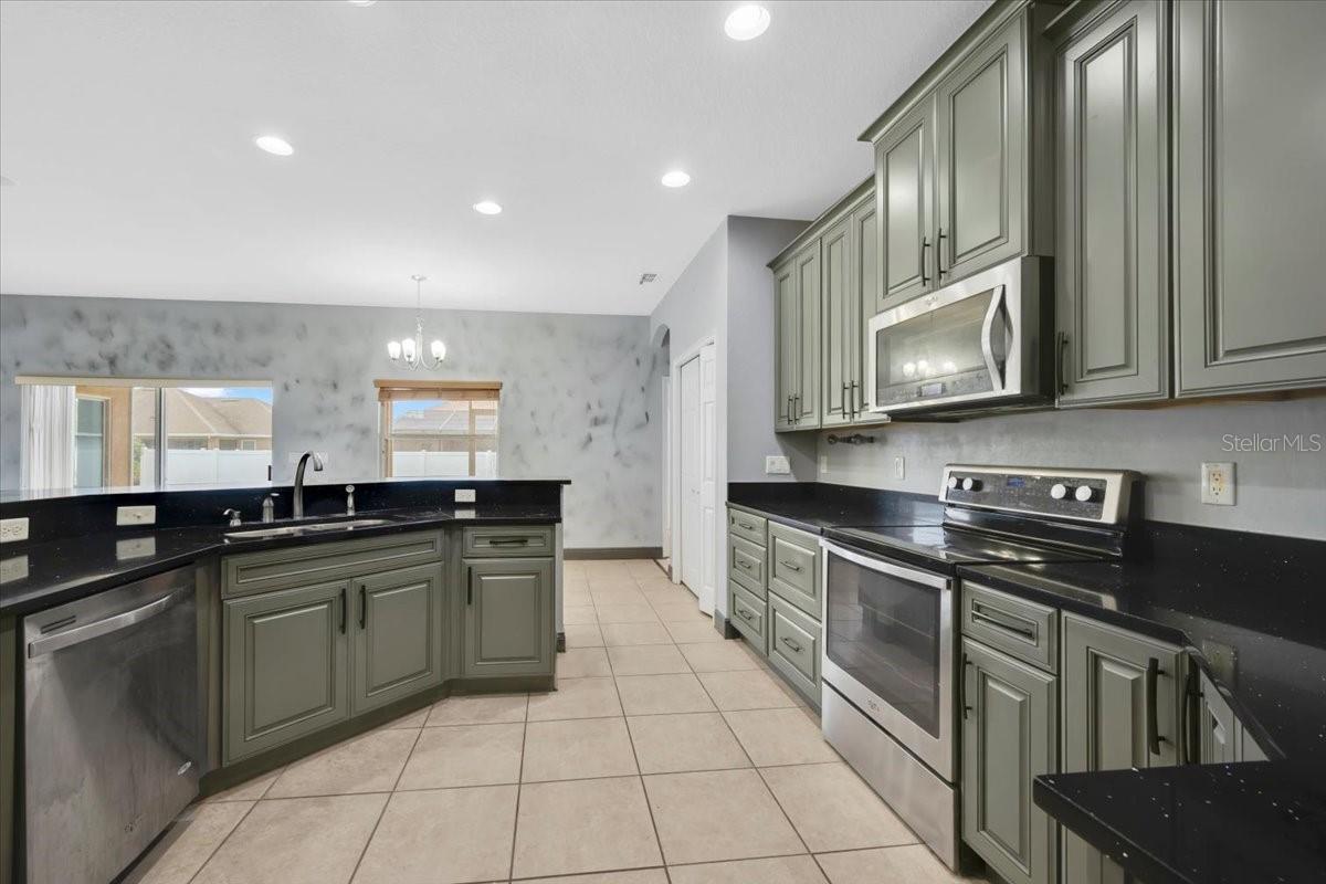 HARTFORD ESTATES - Residential