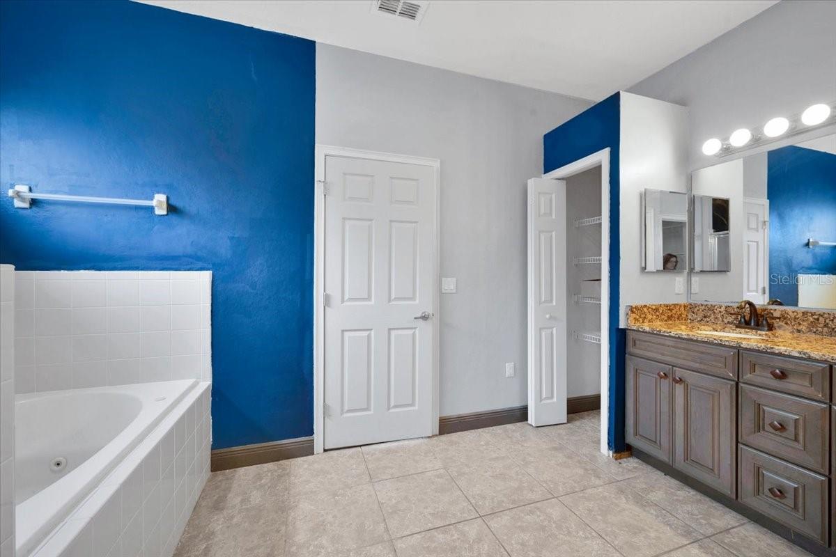 HARTFORD ESTATES - Residential