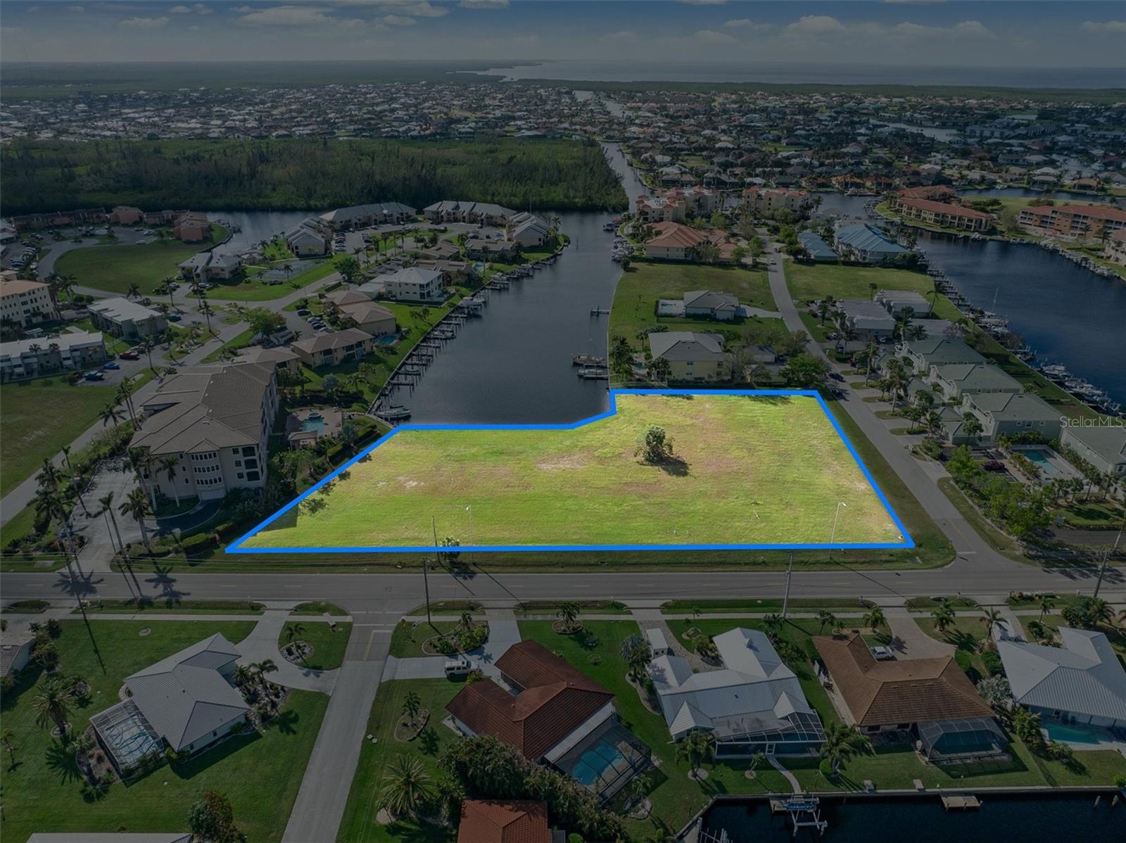 PUNTA GORDA ISLES SEC 14 - Land