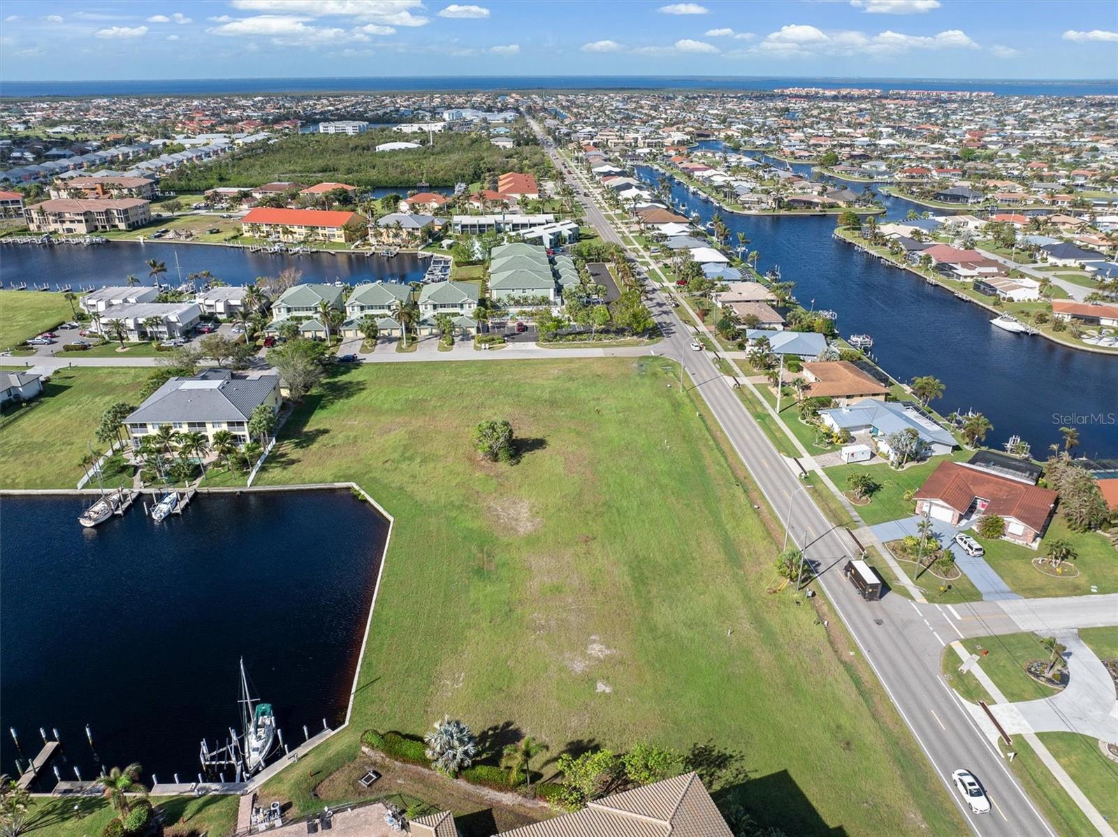 PUNTA GORDA ISLES SEC 14 - Land