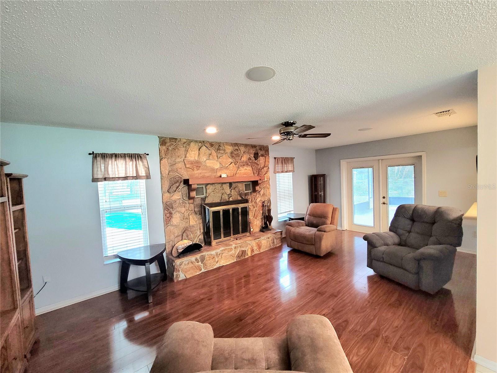 RAINBOW LAKES ESTATE - Residential