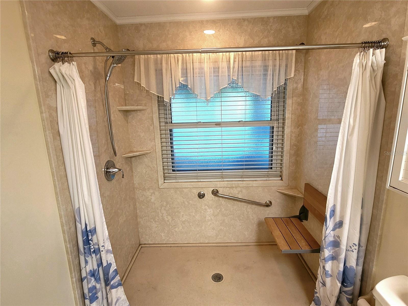 RAINBOW LAKES ESTATE - Residential