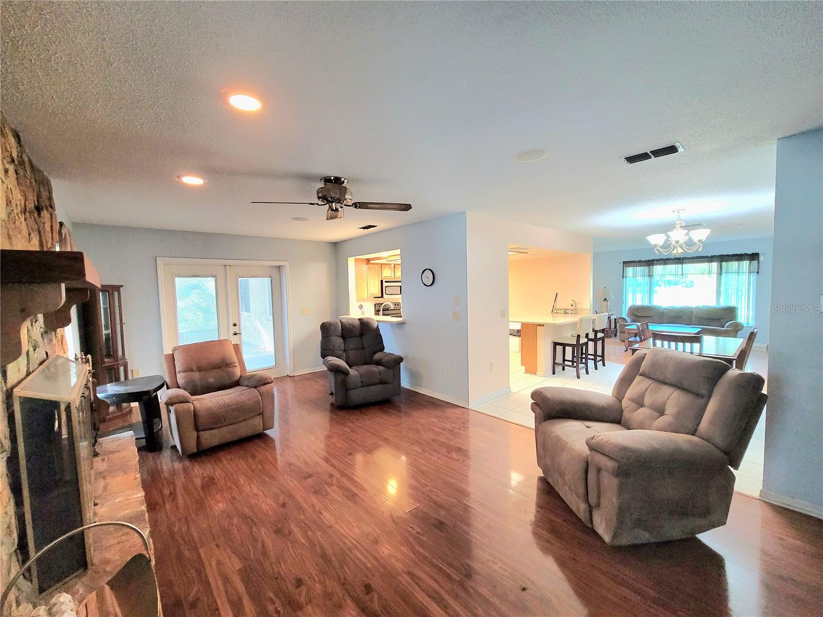 RAINBOW LAKES ESTATE - Residential
