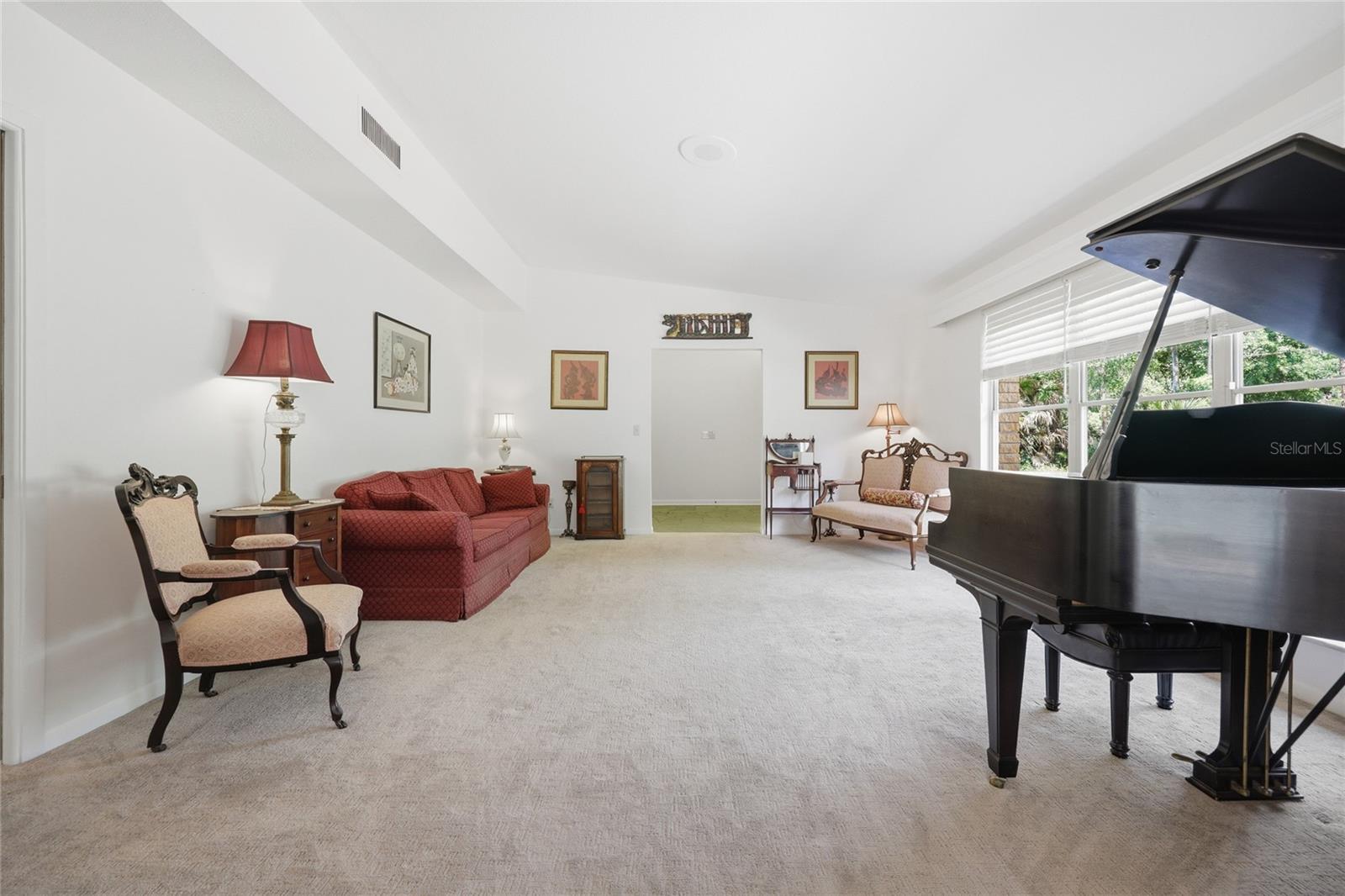 UNIVERSITY ACRES - Residential