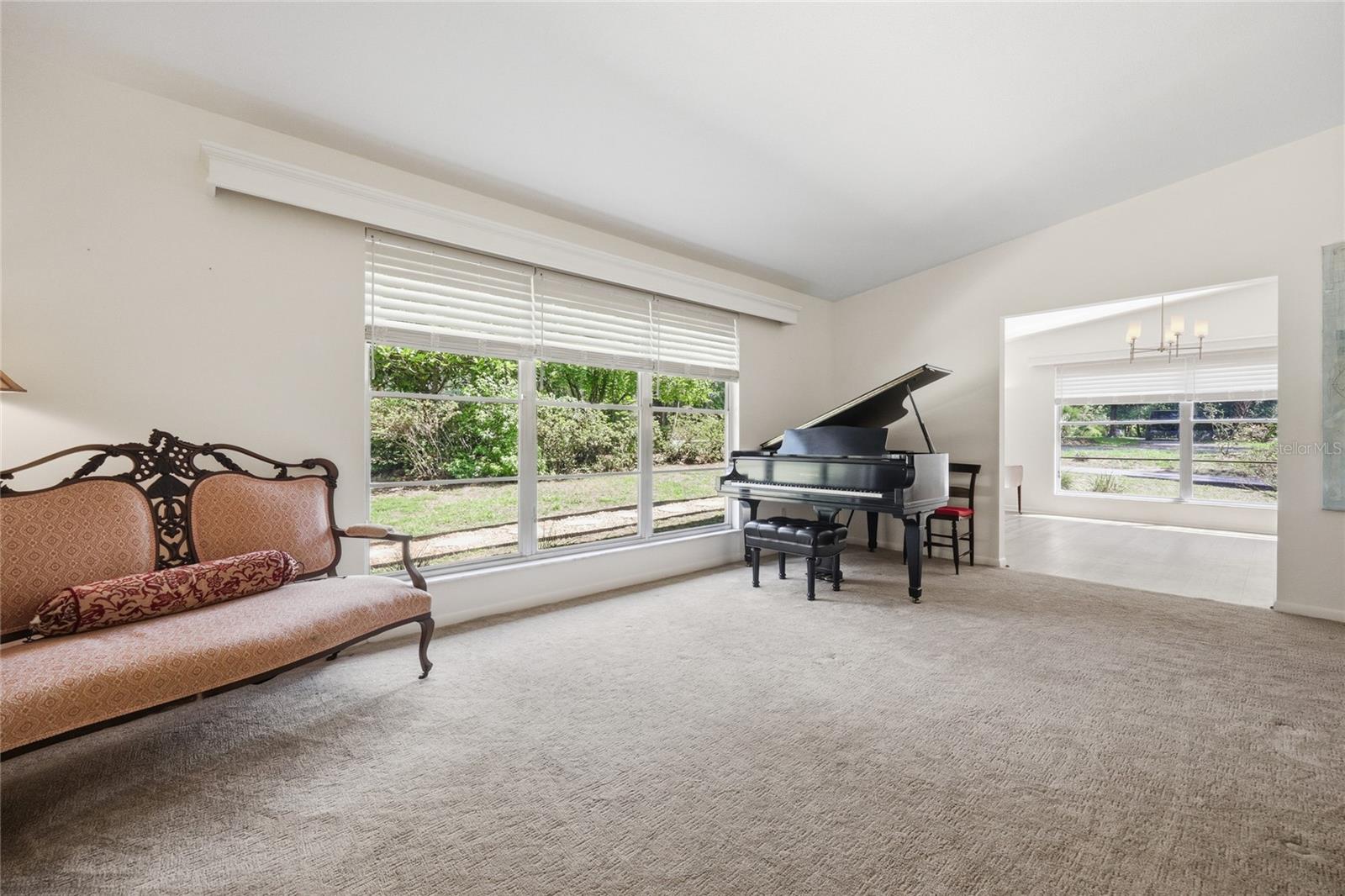 UNIVERSITY ACRES - Residential