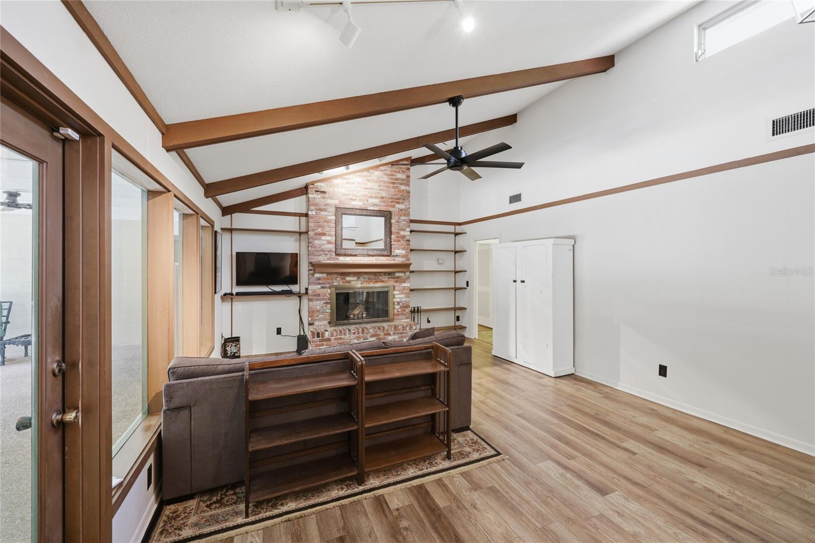 UNIVERSITY ACRES - Residential
