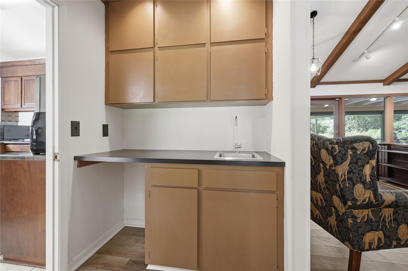 UNIVERSITY ACRES - Residential