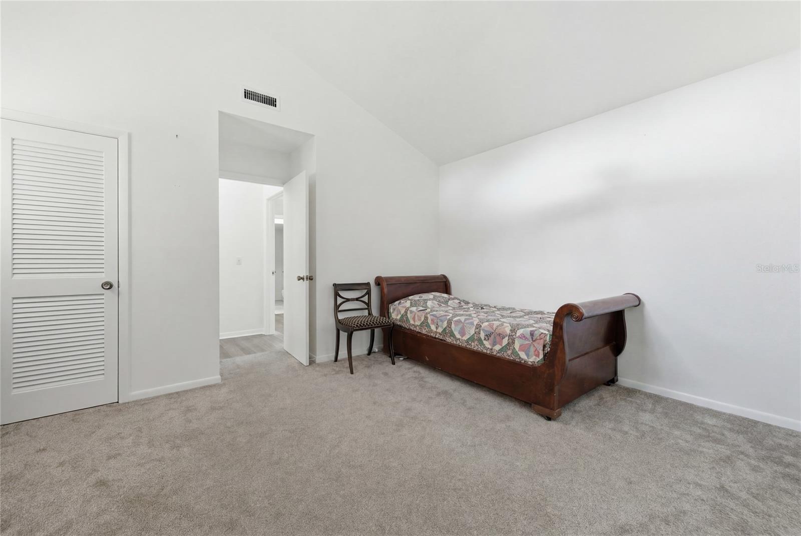 UNIVERSITY ACRES - Residential