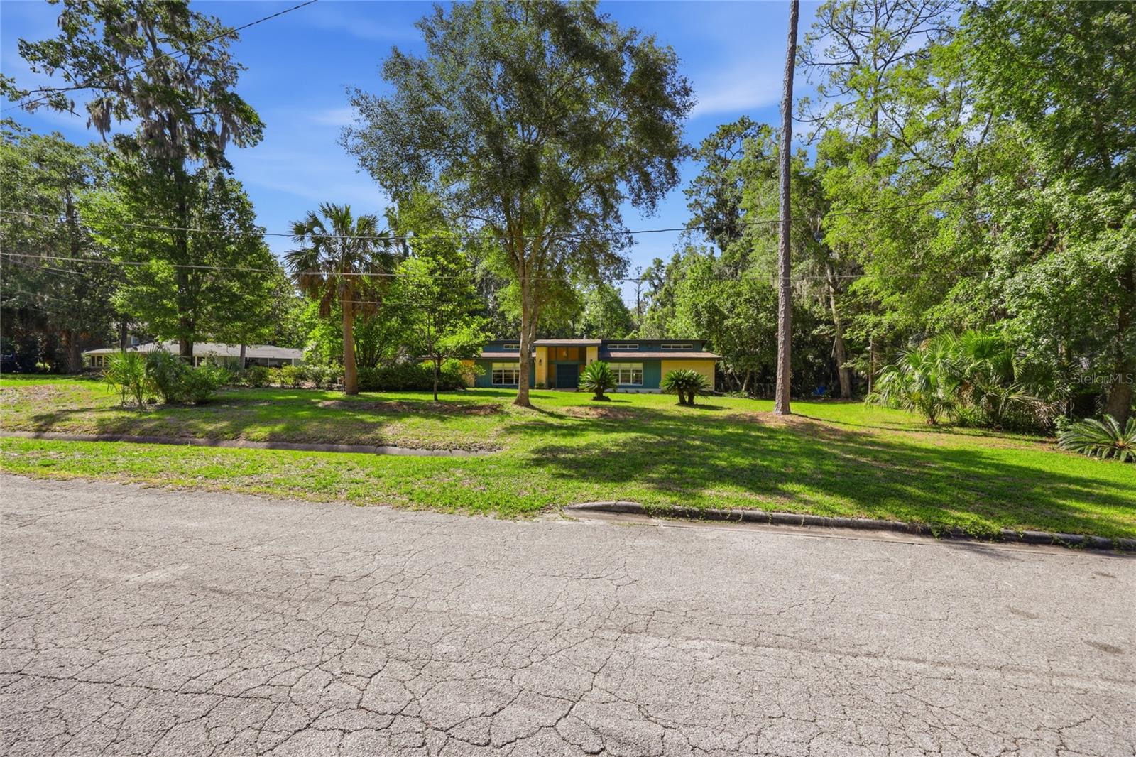 UNIVERSITY ACRES - Residential