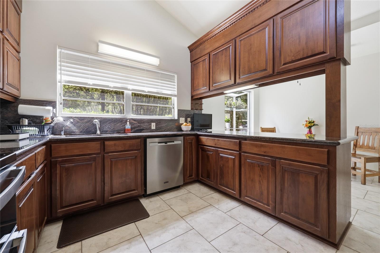 UNIVERSITY ACRES - Residential