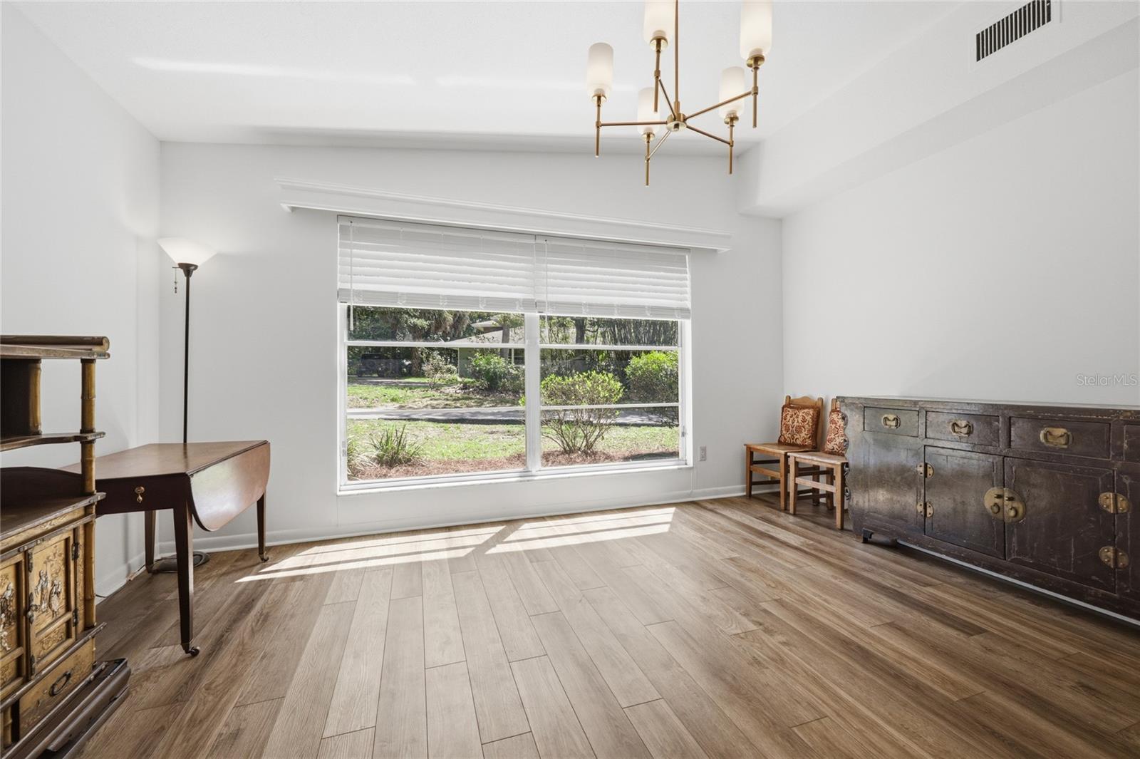 UNIVERSITY ACRES - Residential