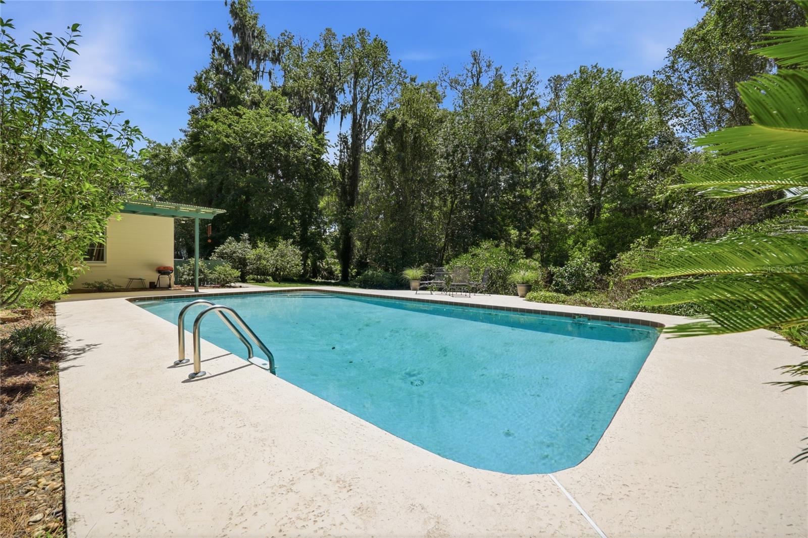 UNIVERSITY ACRES - Residential