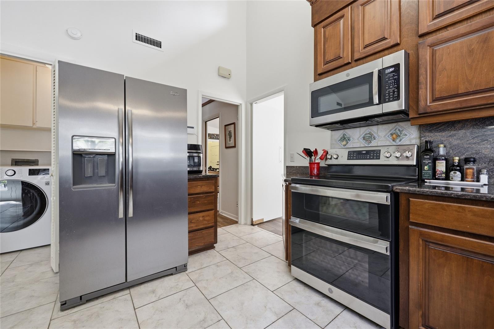 UNIVERSITY ACRES - Residential