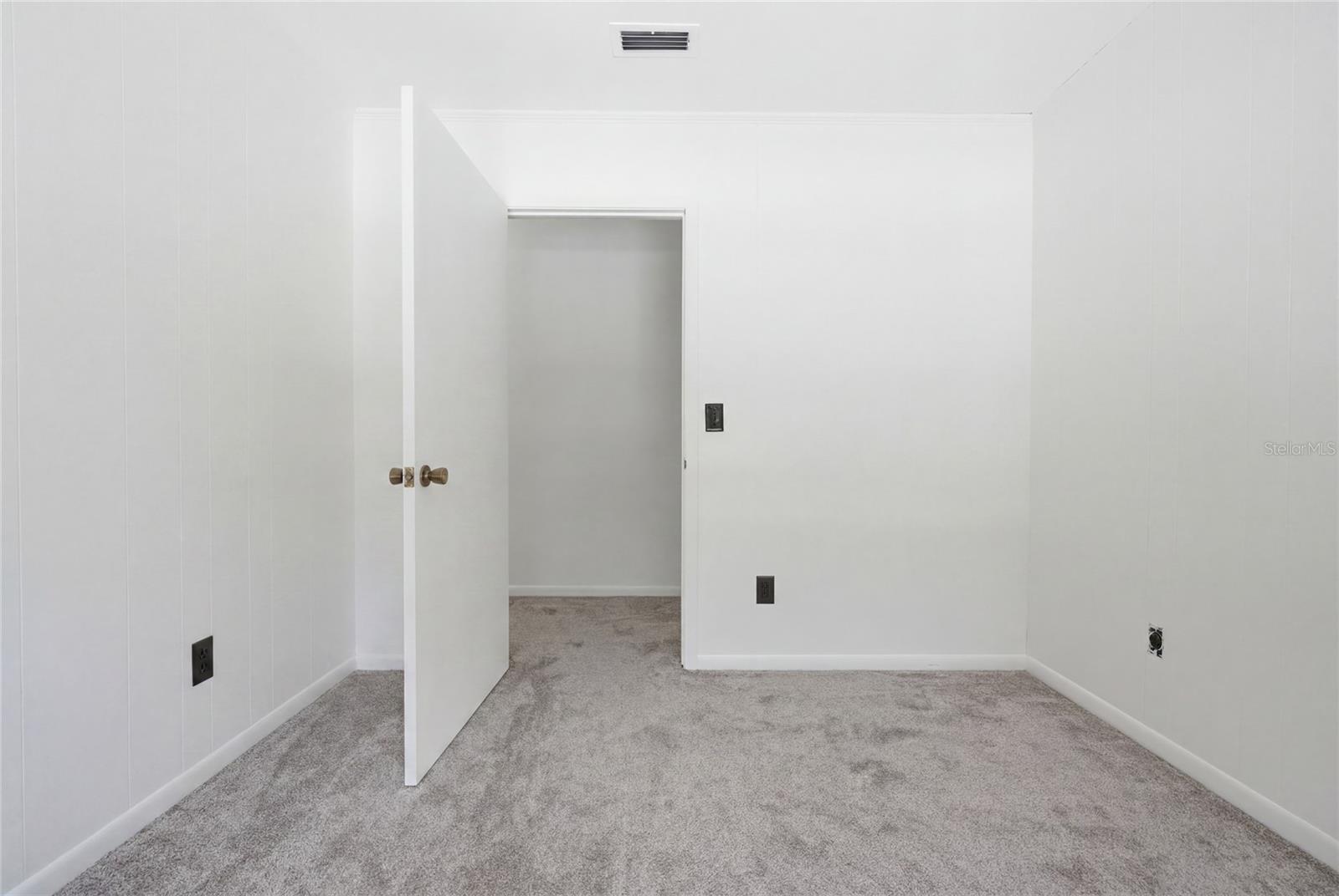 UNIVERSITY ACRES - Residential