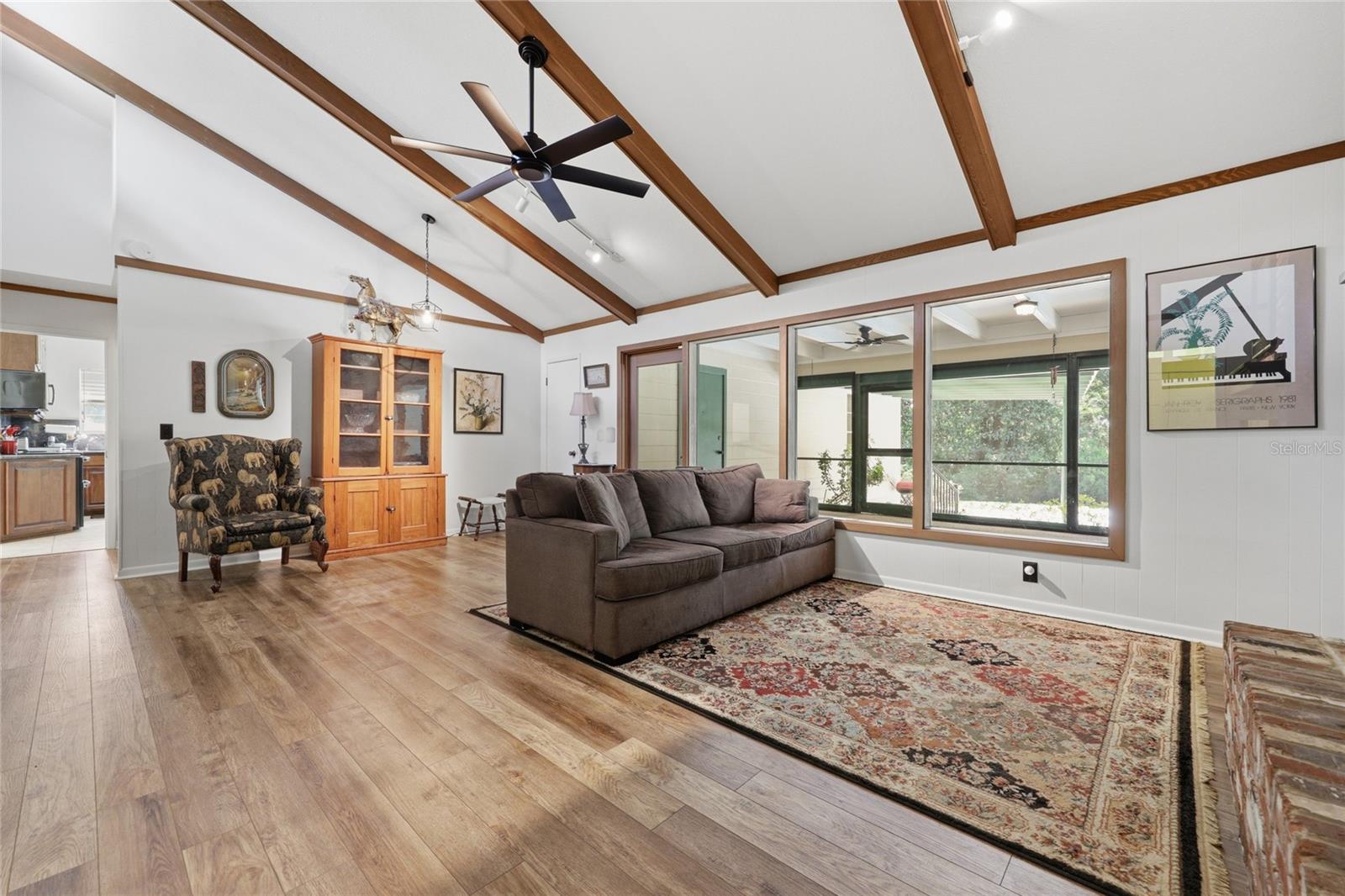 UNIVERSITY ACRES - Residential