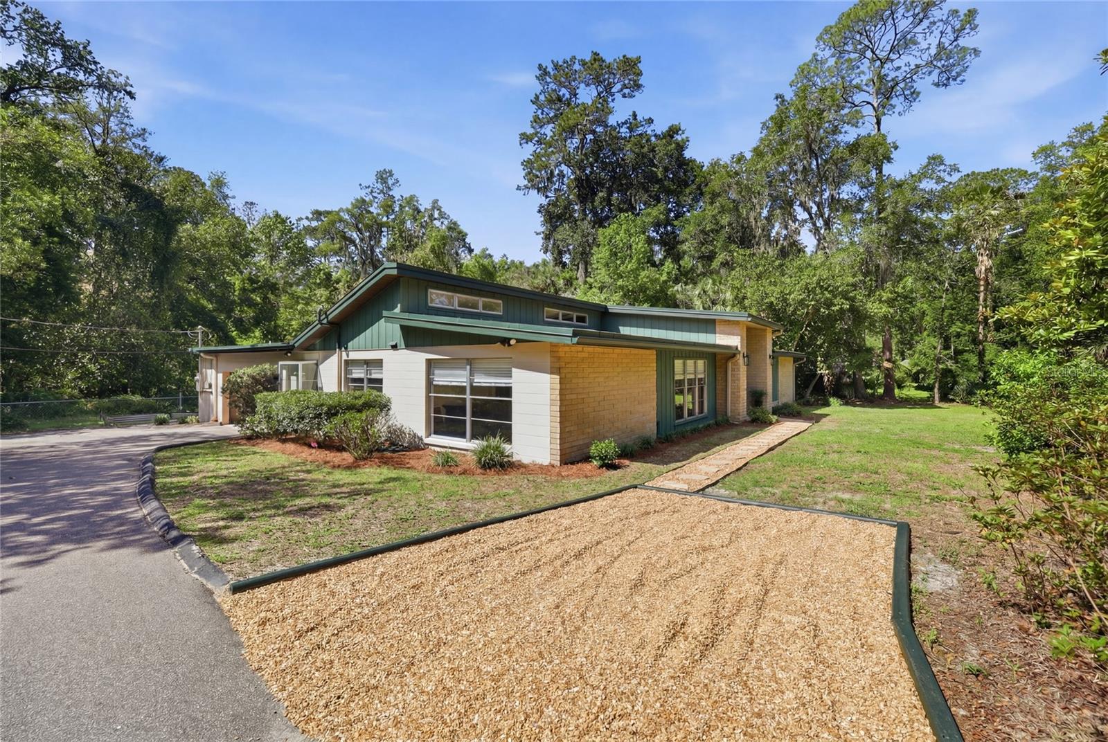 UNIVERSITY ACRES - Residential