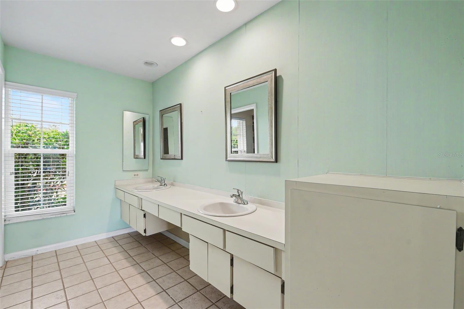 FAIRWAY SPGS - Residential