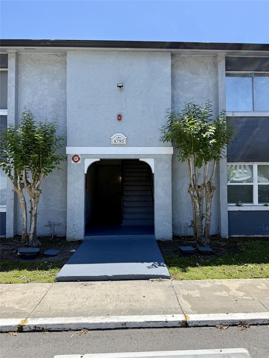 Here’s a potential investment opportunity! This well maintained 1 bedroom 1 bath unit is currently tenant occupied with a lease until April 2027! Community is gated with a pool and clubhouse.