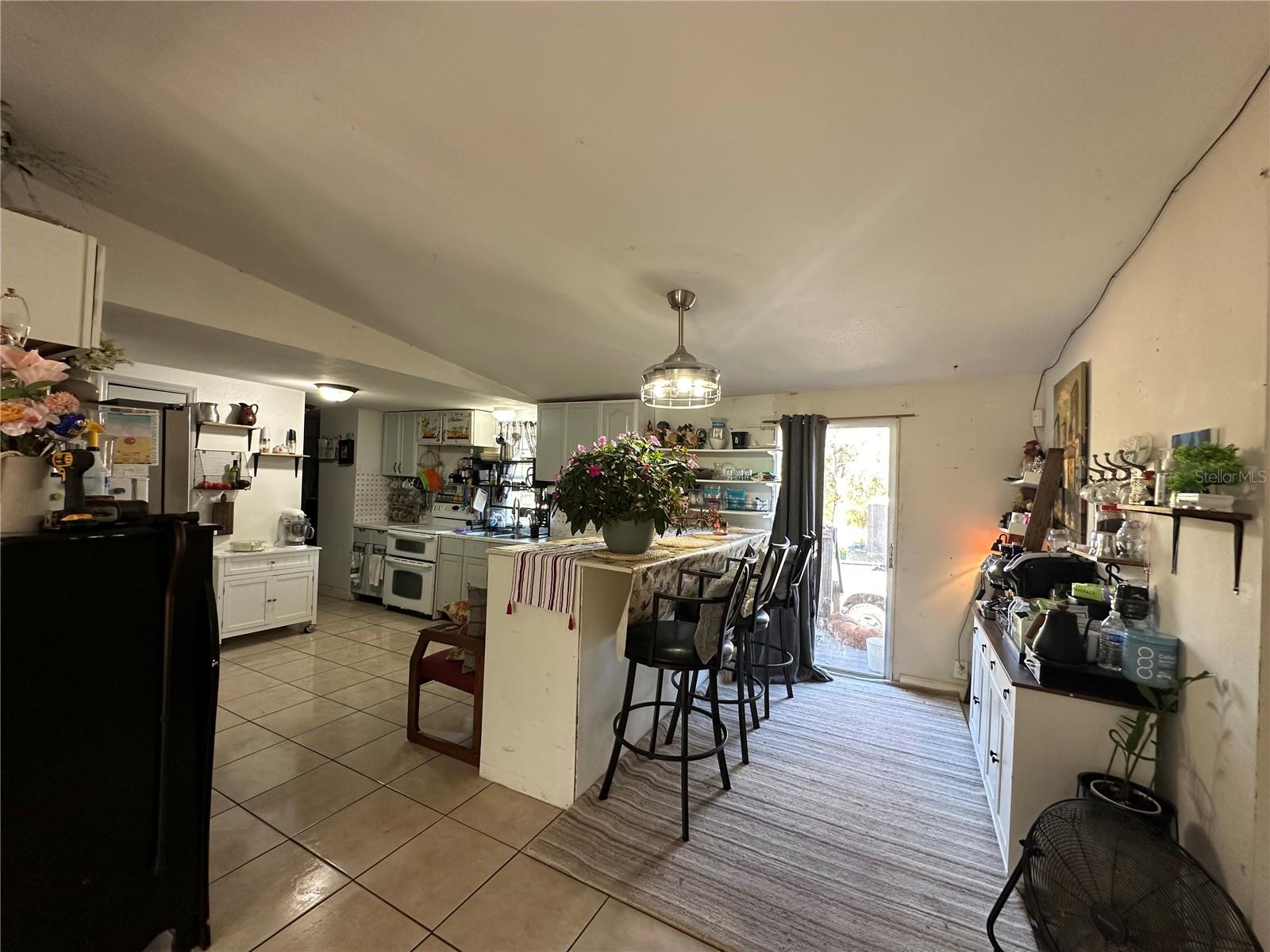AVON PARK ESTATES - Residential