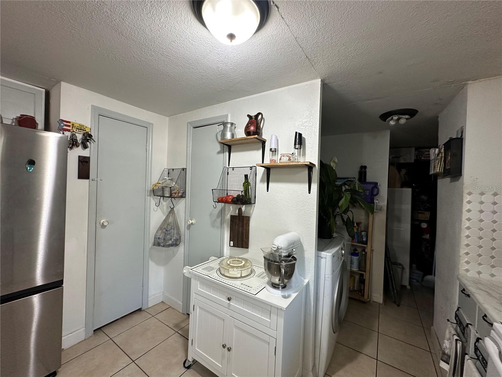 AVON PARK ESTATES - Residential