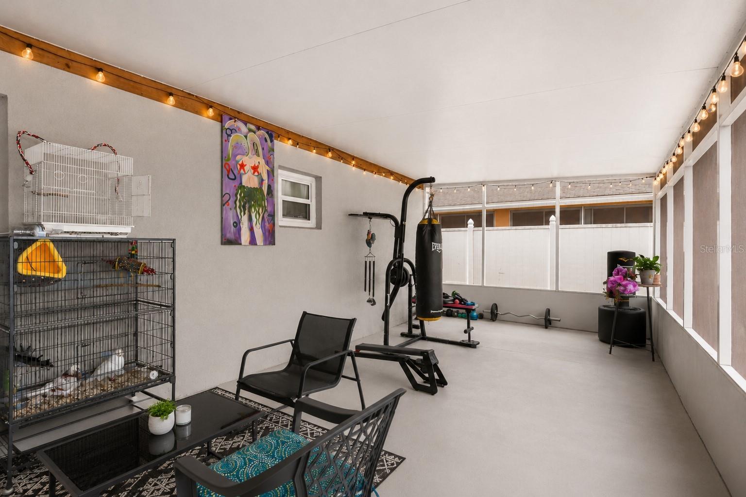 ROYAL HILLS - Residential