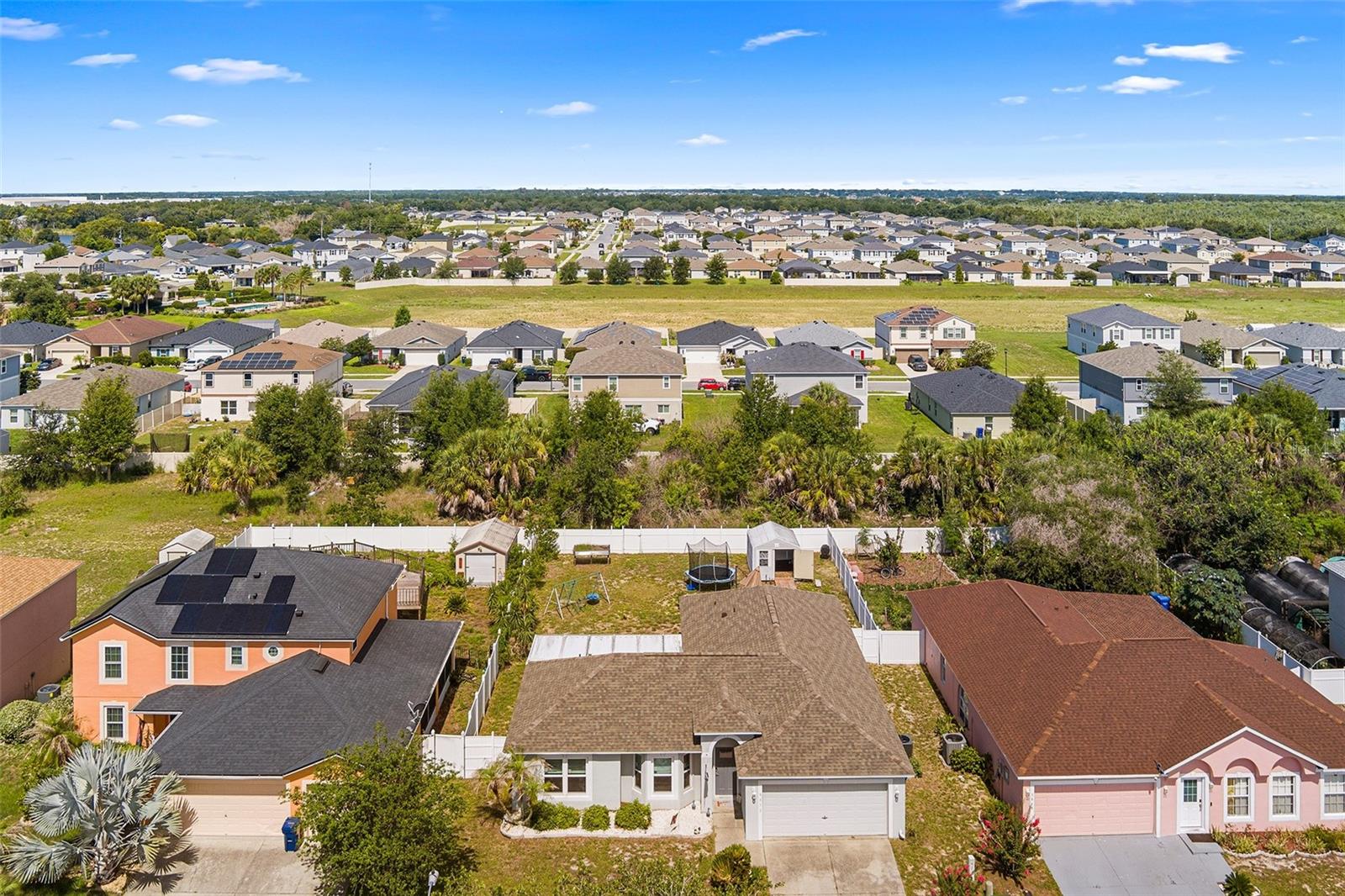 ROYAL HILLS - Residential
