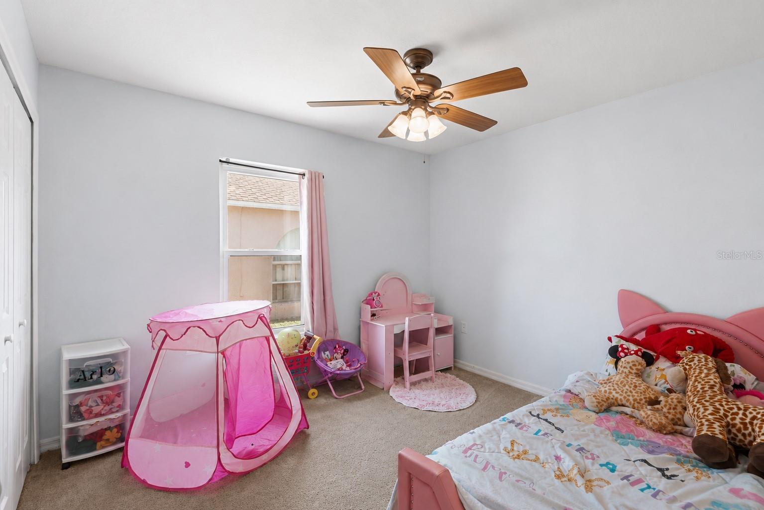 ROYAL HILLS - Residential