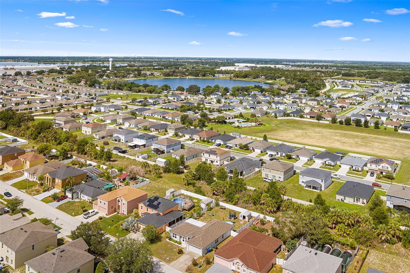 ROYAL HILLS - Residential