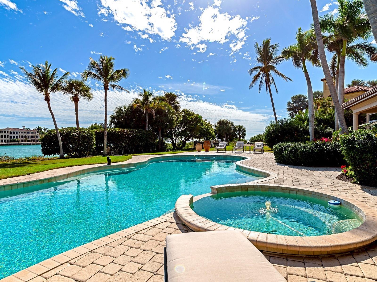 LIGHTHOUSE POINT - Residential