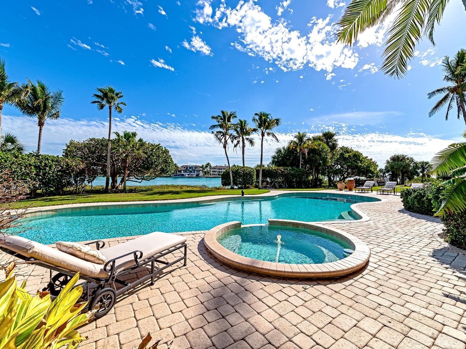 LIGHTHOUSE POINT - Residential