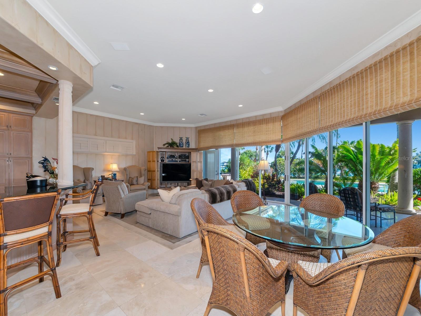 LIGHTHOUSE POINT - Residential