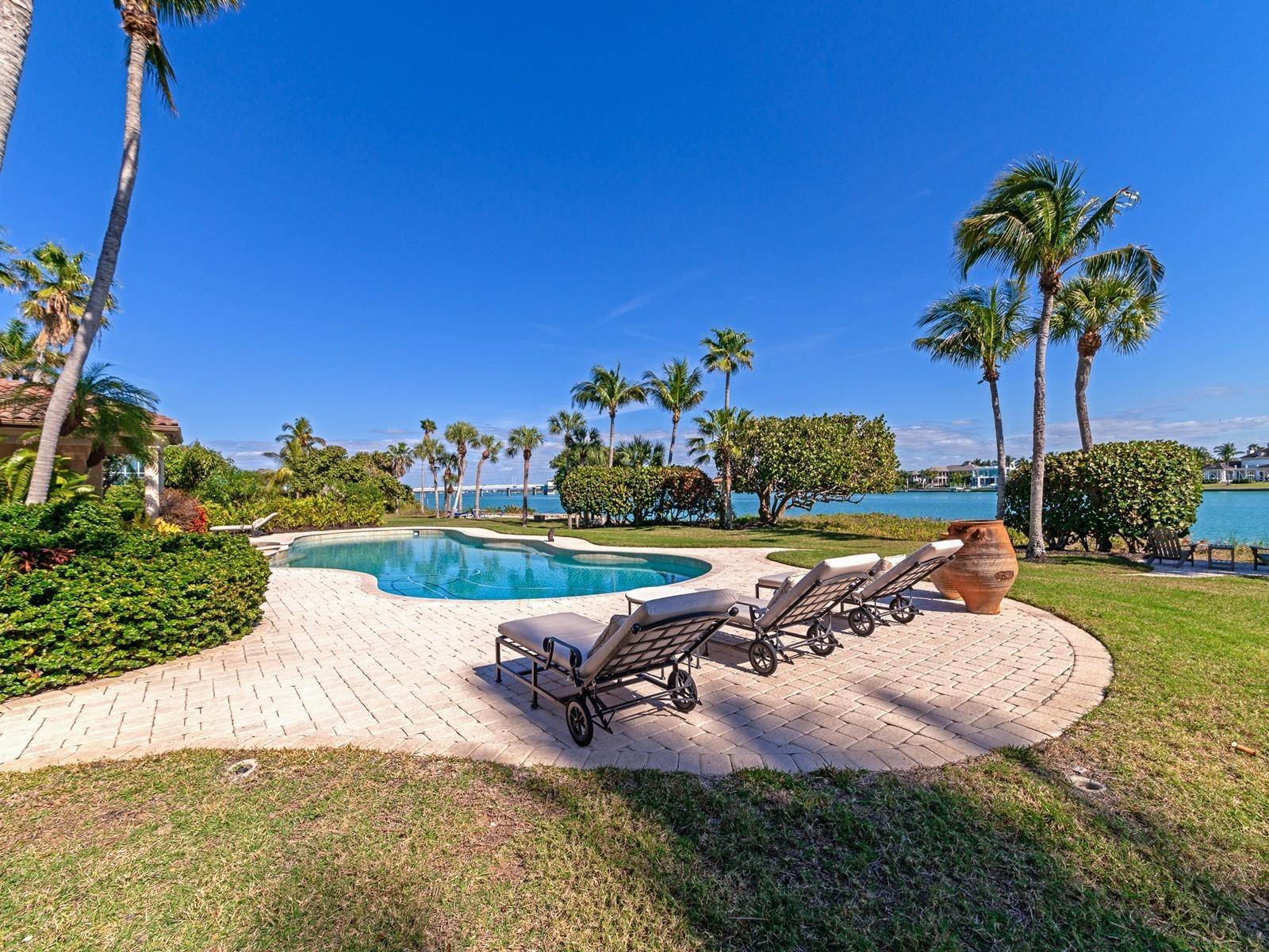 LIGHTHOUSE POINT - Residential