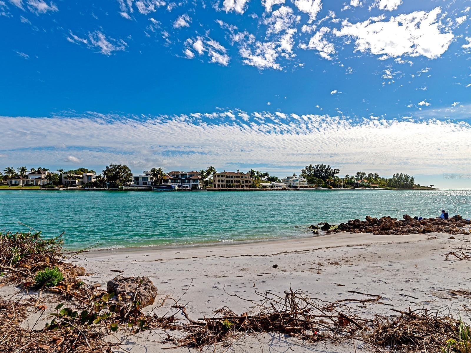 LIGHTHOUSE POINT - Residential