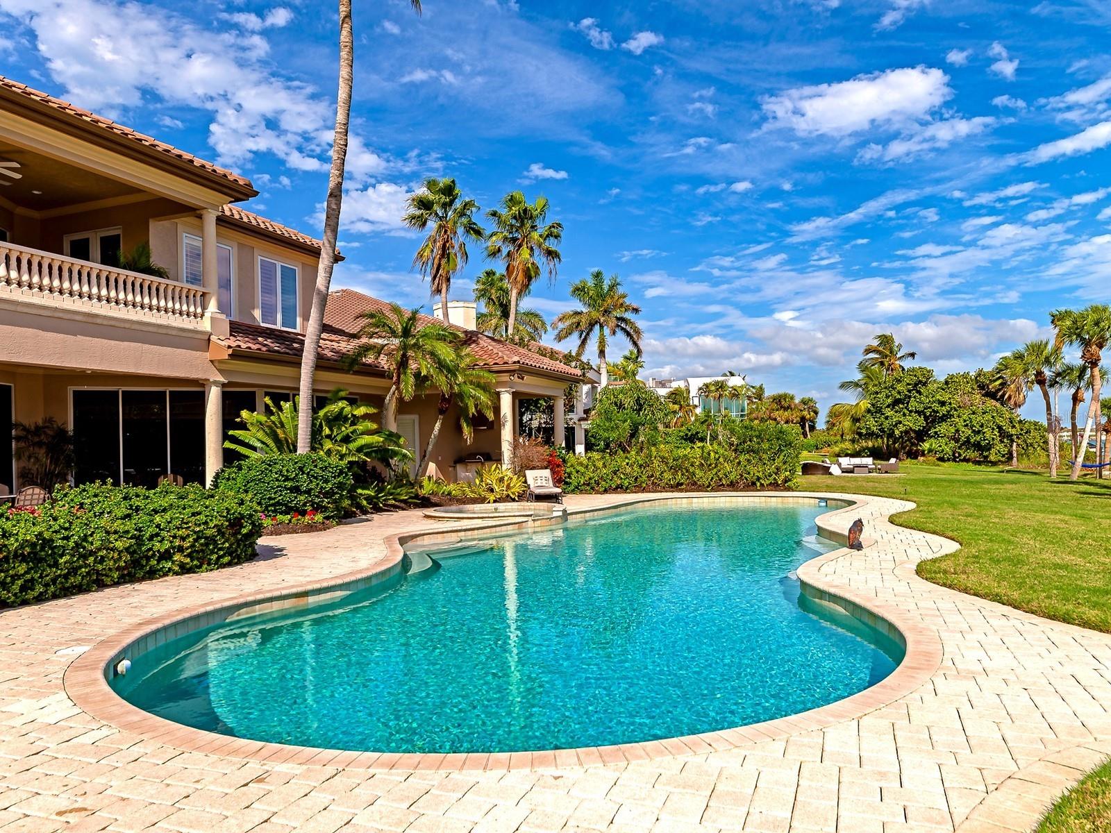 LIGHTHOUSE POINT - Residential