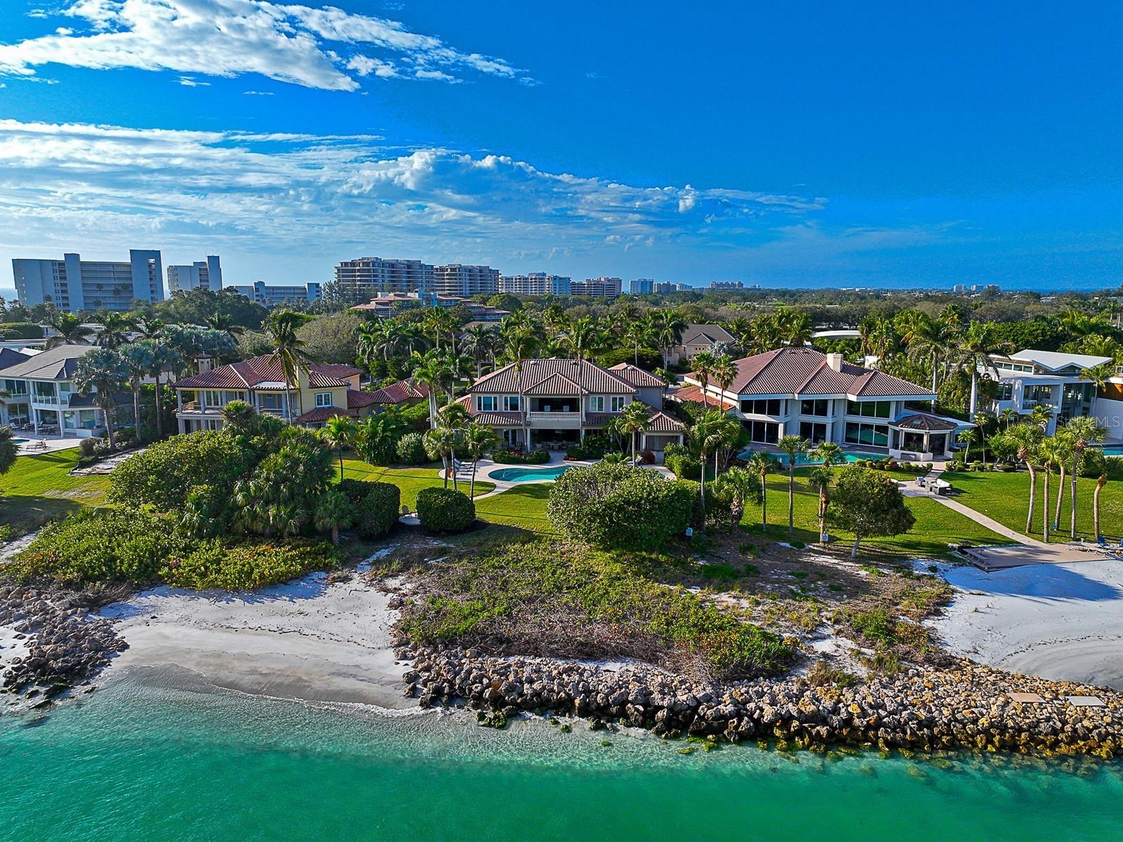 LIGHTHOUSE POINT - Residential