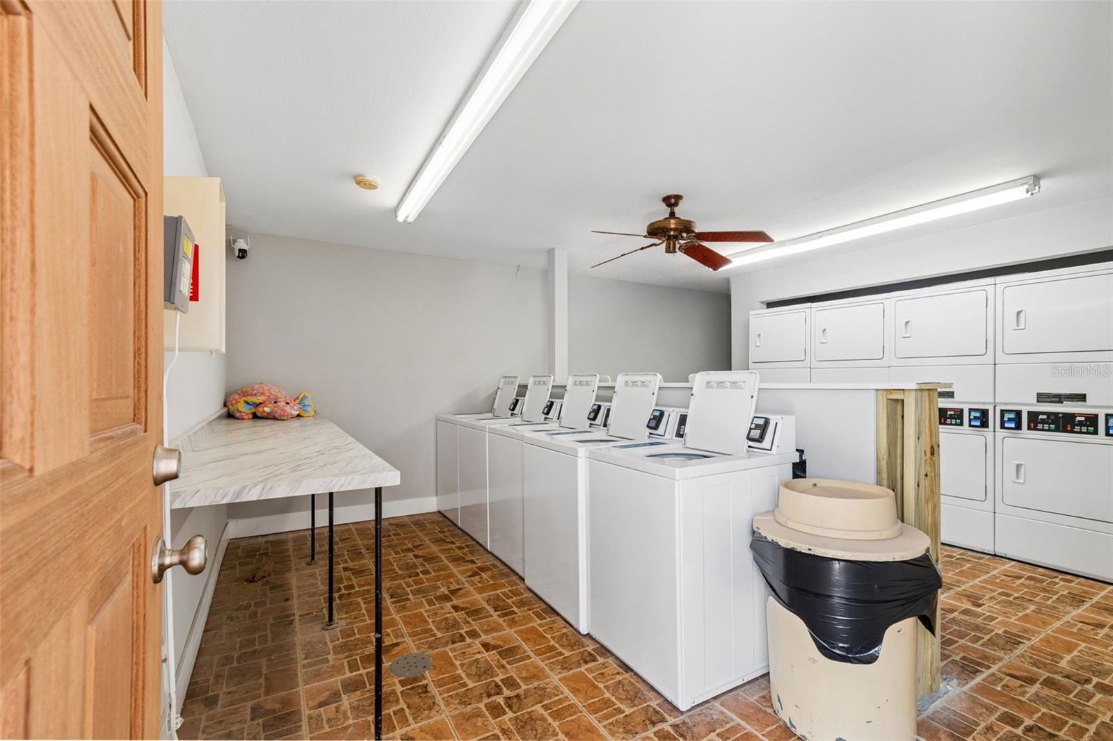 LA COSTA BRAVA CONDO 1 - Residential