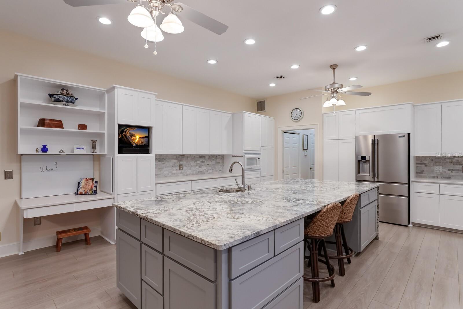 HOLLY - Residential