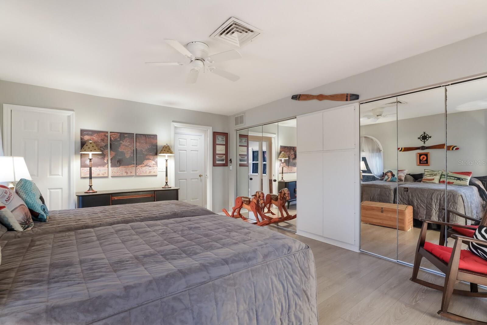 HOLLY - Residential