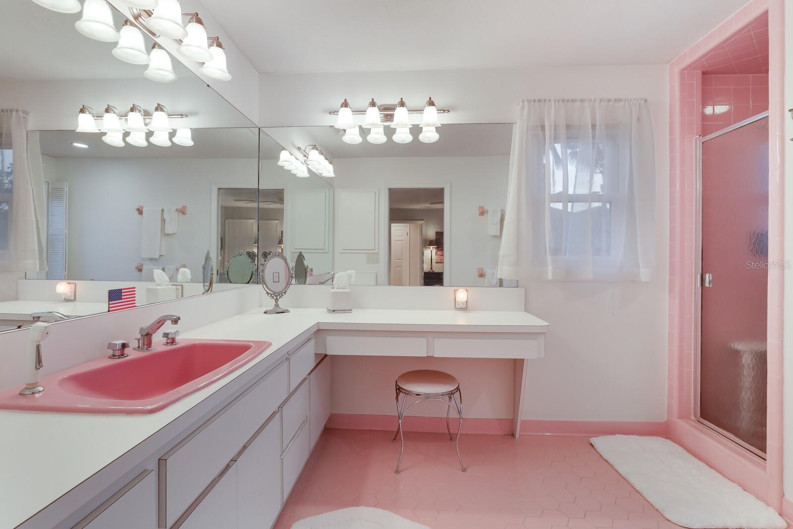 HOLLY - Residential