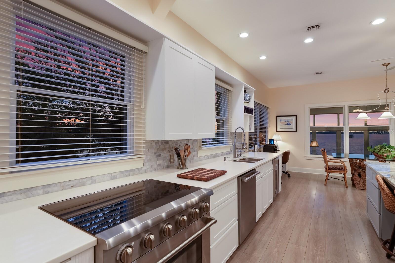 HOLLY - Residential