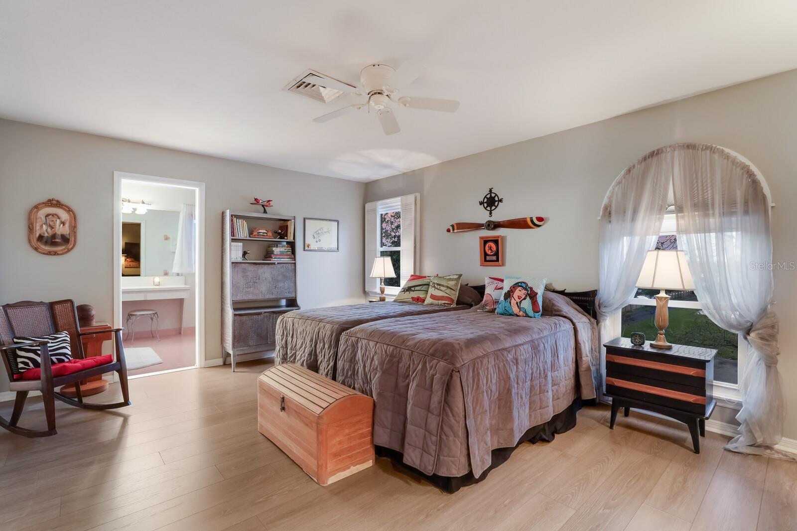 HOLLY - Residential