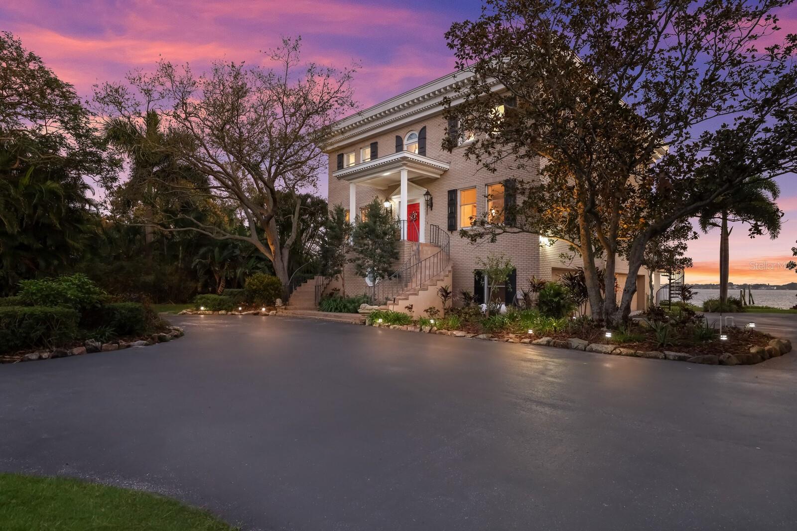 HOLLY - Residential