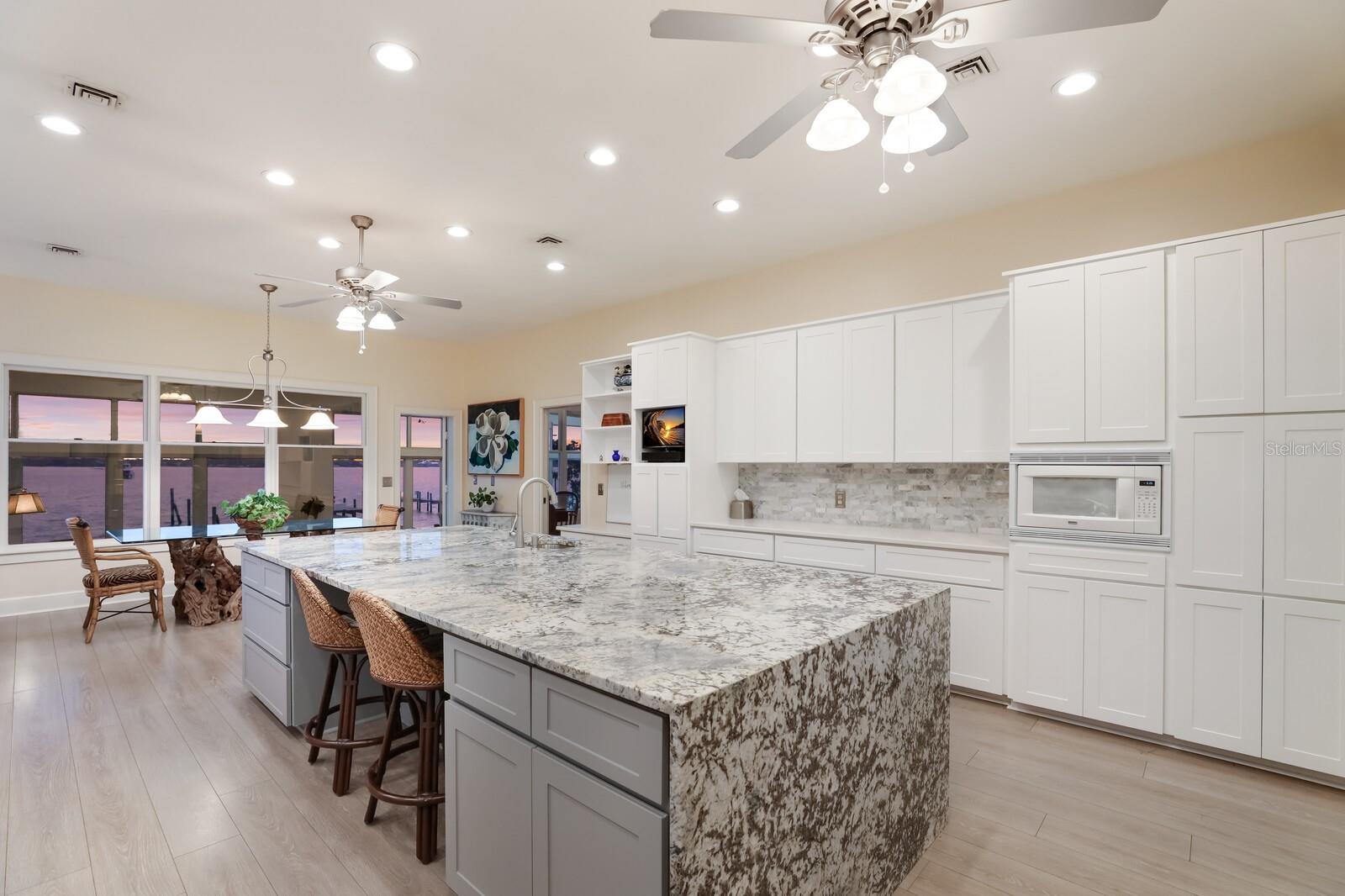 HOLLY - Residential
